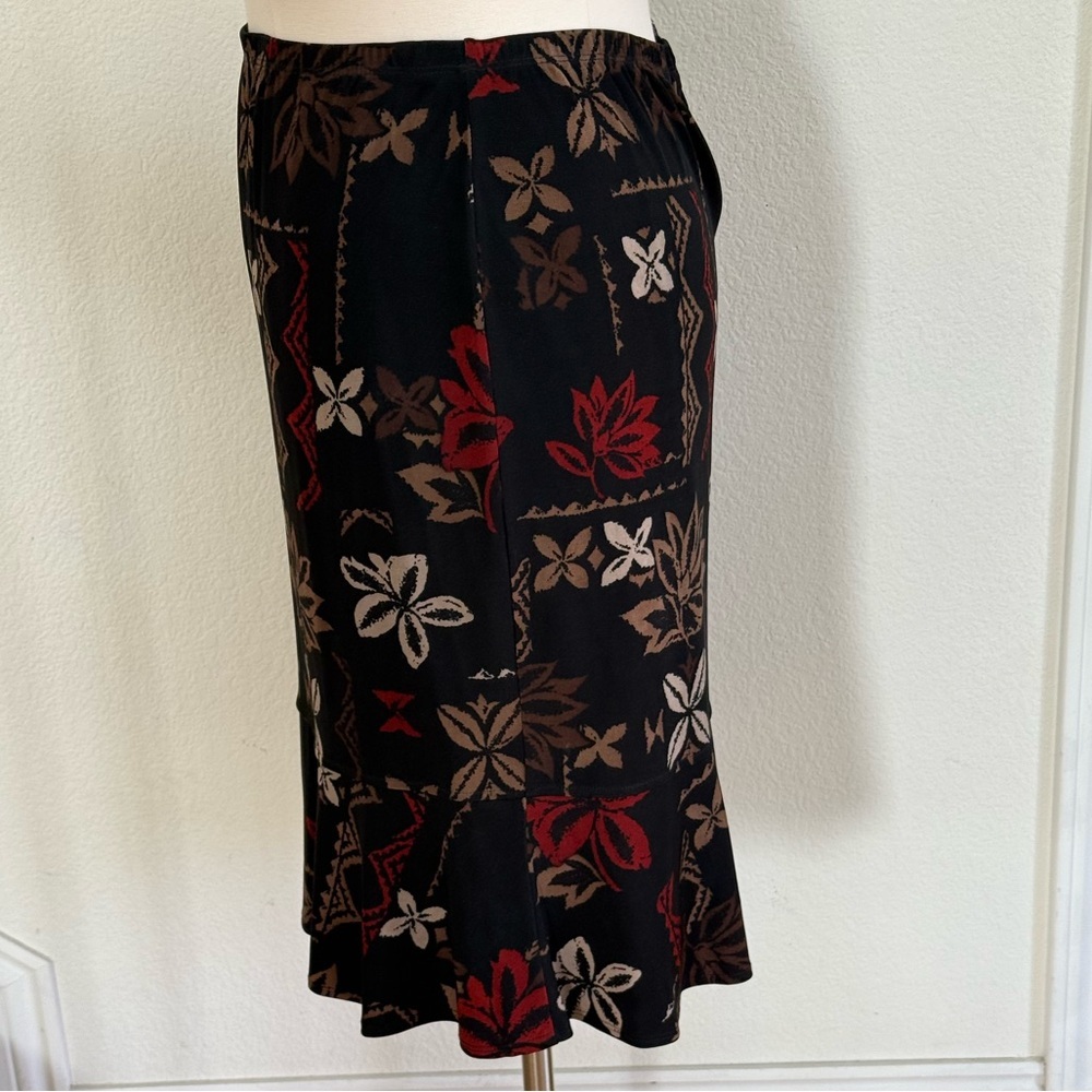 Chico's Traveler Black Floral Pencil Skirt size 16 (size 3 Chico’s size) - Picture 3 of 7
